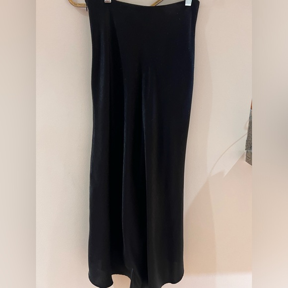 Zara XXS 24” maxi black slip skirt - Picture 1 of 3